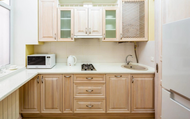 Romari Проспект Свободи 31