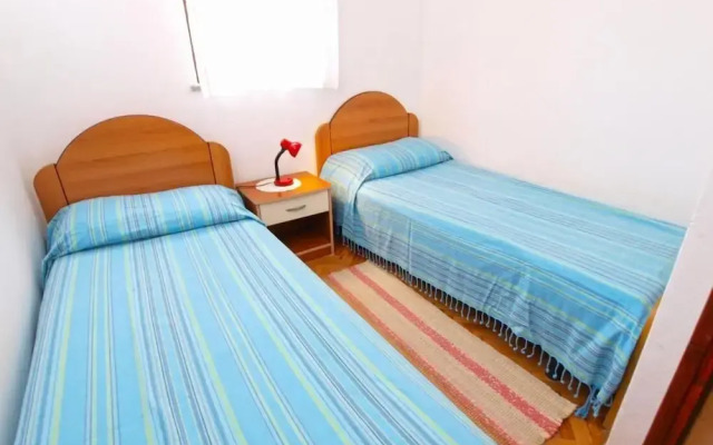 Relaxing Apartment With Outdoor Space in Fažana