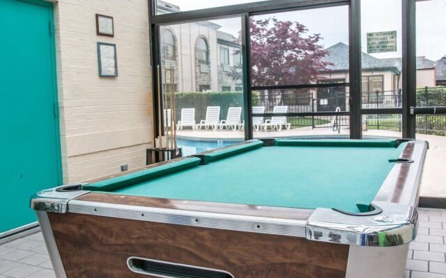 Country Inn & Suites by Radisson, Muskegon, MI