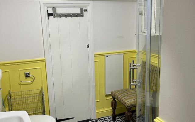 Stunning 2-bedroomed Cottage