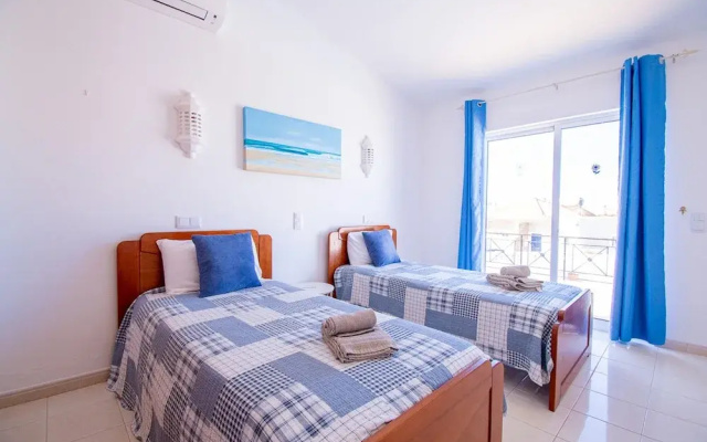 32A Vale do Milho Stunning Detached Villa Close