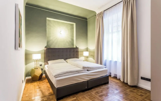Roksoxhome Designer Boutique Apartment