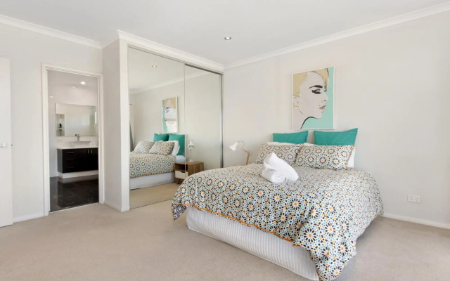 Deluxe Living in Mariners Cove – Guest Rooms – Secret Harbour