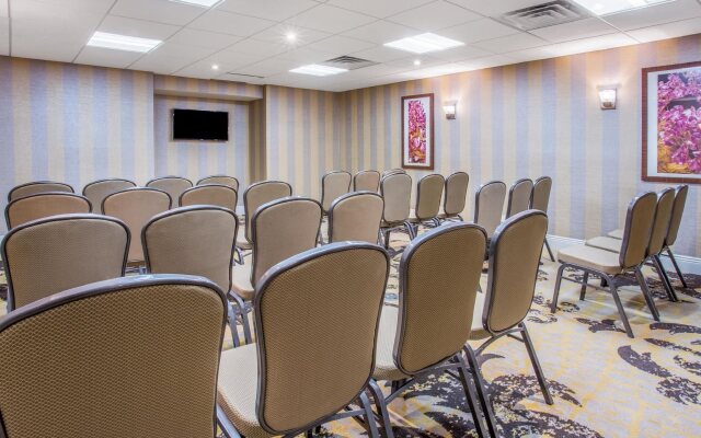 Crowne Plaza Saddle Brook by IHG