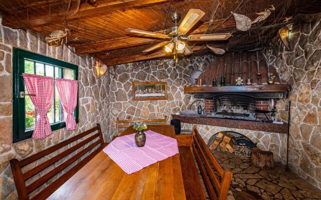 Stunning Apartment in Krusevo With Jacuzzi, Wifi and 1 Bedrooms