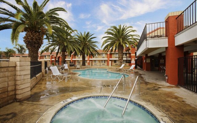 Days Inn by Wyndham Hemet