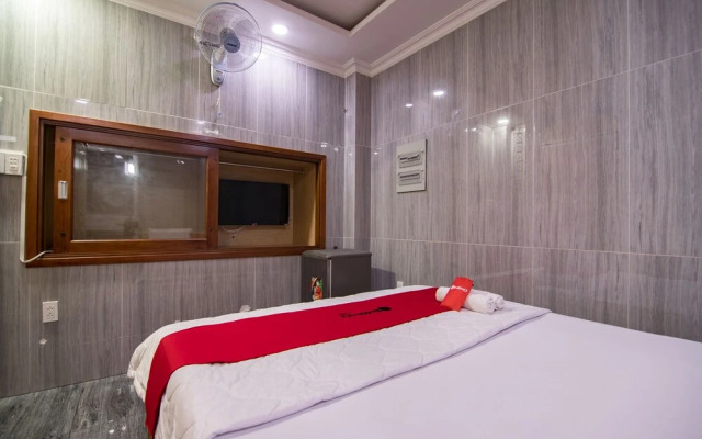 RedDoorz near Tan Son Nhat Golf 2
