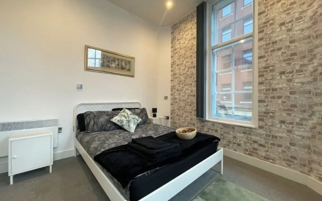 Stylish City Center 2 BR Retreat