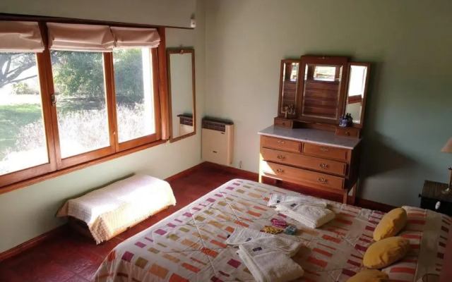 Casa y amplio parque