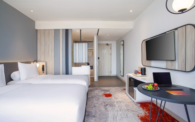 Harris Hotel & Convention Cibinong City Mall Bogor – Guest Rooms – Cibinong