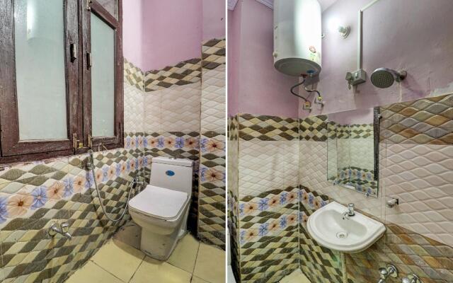 OYO 76152 Prem Hotel