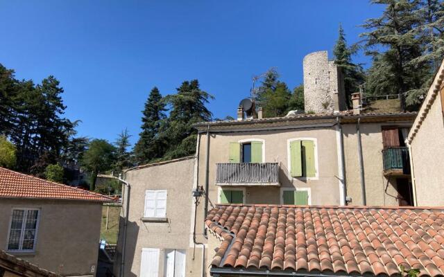 le T3 de Noémie 3***