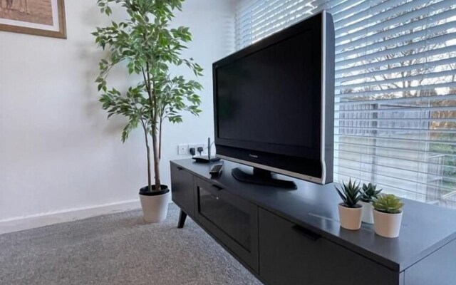 Harborne Park Road by JLJ Apartments