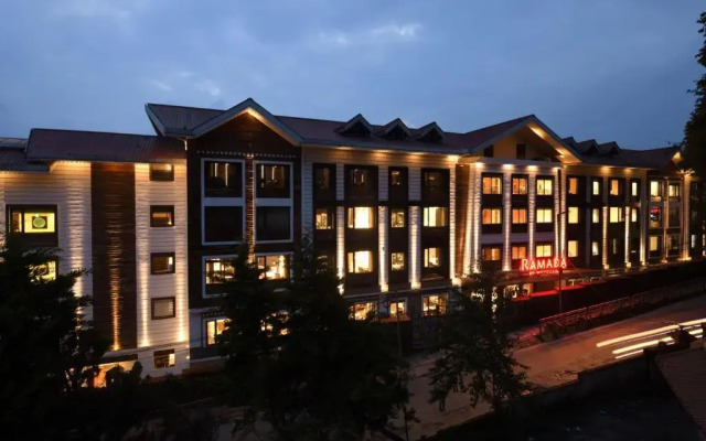 Ramada by Wyndham Gangtok Hotel & Casino Golden