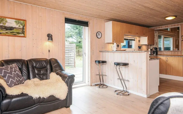10 Person Holiday Home in Oksbol
