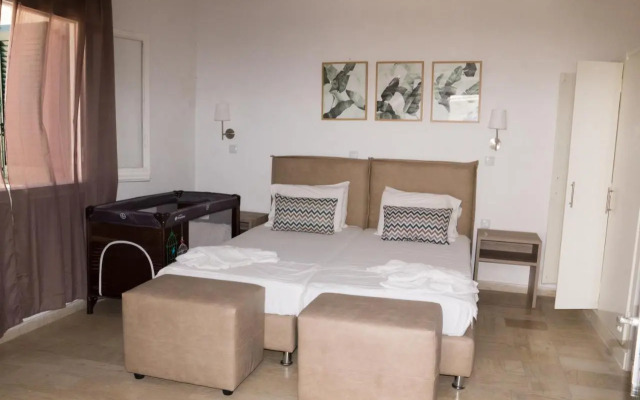 Stavros Beach Hotel