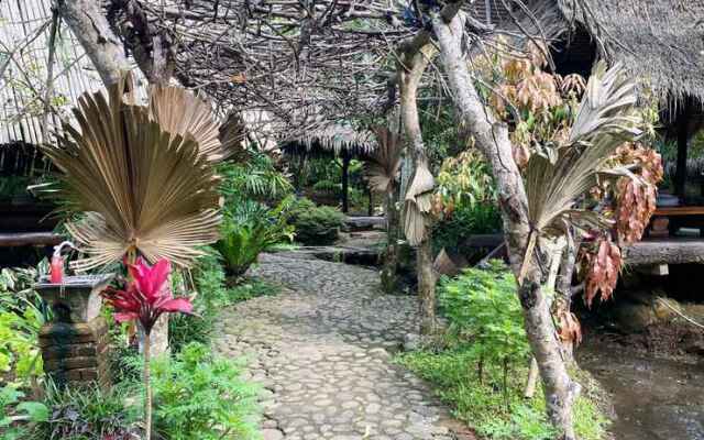 Sapulidi Cafe, Resort & Gallery