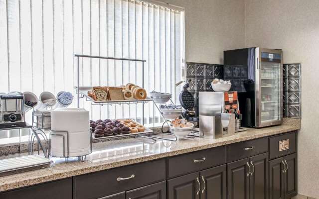 Comfort Suites Peoria I-74