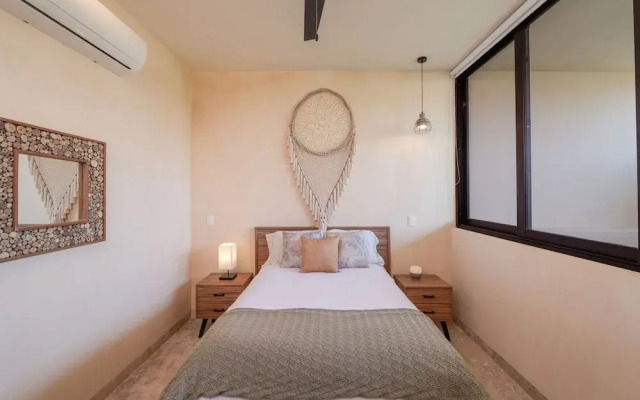 Two Bedroom Luxury Apartment by TuLuna