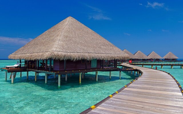 Adaaran Club Rannalhi Hotel