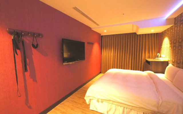 Colors Infinity Inn