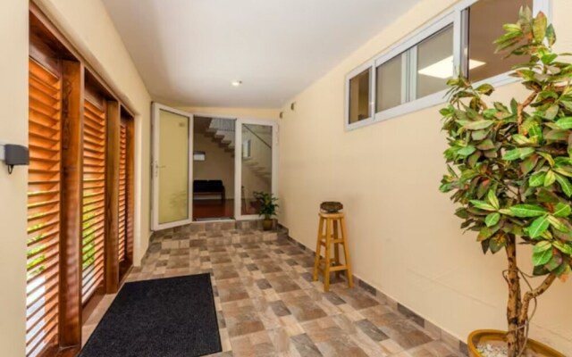 NEW 6br6 5BA Villa 200m to Beach w Privatepool