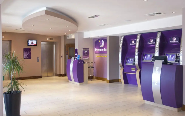 Premier Inn Bristol Cribbs Causeway - M5 J17