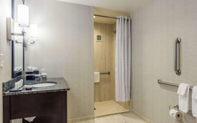 Embassy Suites Newark Airport