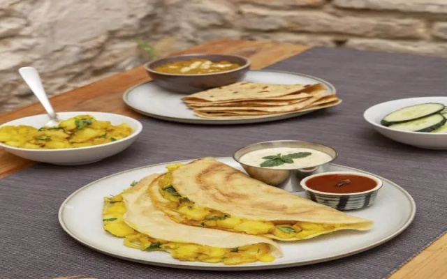 Fabhotel Saroj Inn