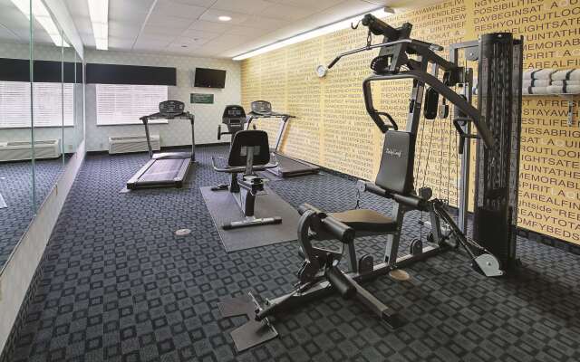 La Quinta Inn & Suites by Wyndham Dallas - Hutchins