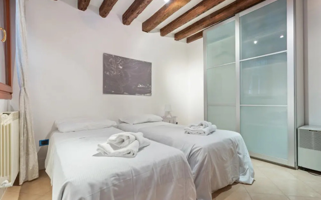 Riva Di Biasio Lovely Flat