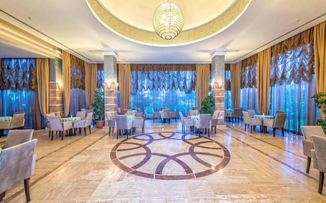 Royal Atlantis Spa & Resort