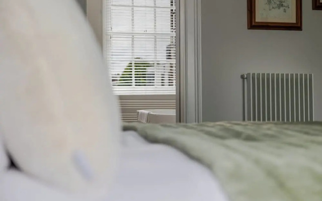 Stylish 5BD Townhouse in Leamington Spa