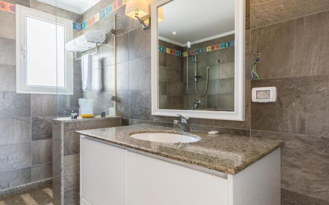 Vesta - Luxury Apt - 2Br - Golf (I)