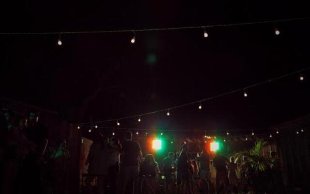 Palosanto Backpackers