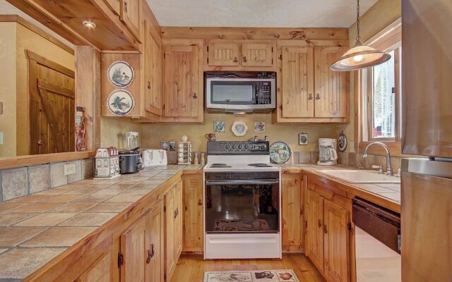 Whispering Pines - 4 Br Home