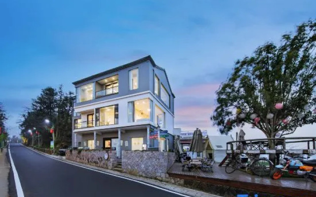 Dongmei Yueju Hostel