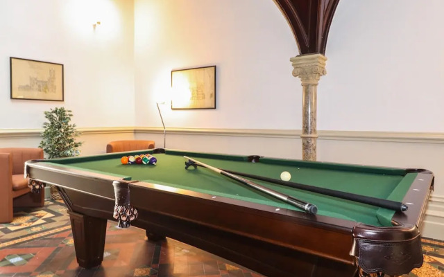 The Violet Suite Stone Cross Mansion