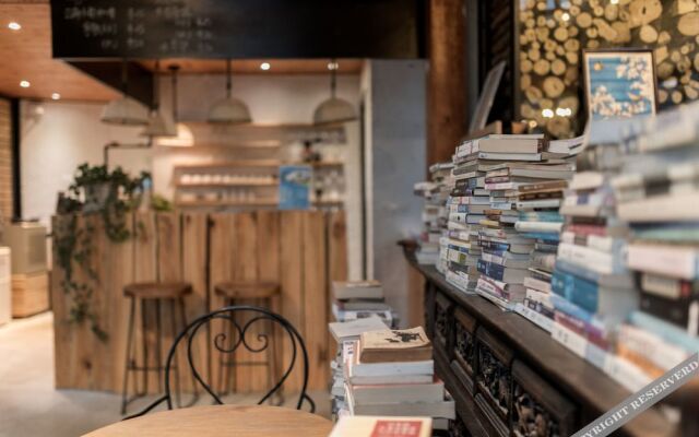 Zizai Garden Traveling with Hotel