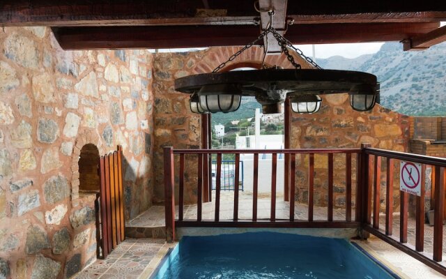 Traditional Apartment in Elounda With Swimming Pool Near Sea