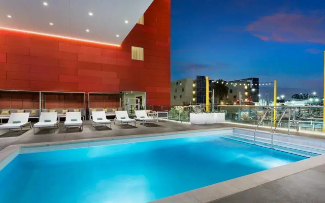 Courtyard by Marriott Santa Monica