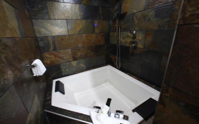 Rockwater Secret Cove Resort