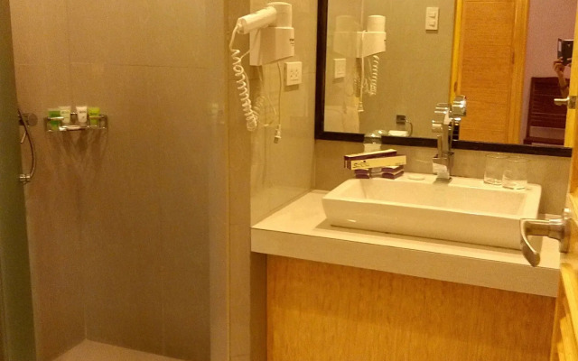 Shore Time Hotel