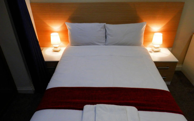 Heathrow Traveller B&B