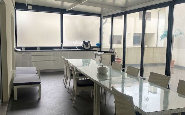 3 Bedroom Flat Aguiar