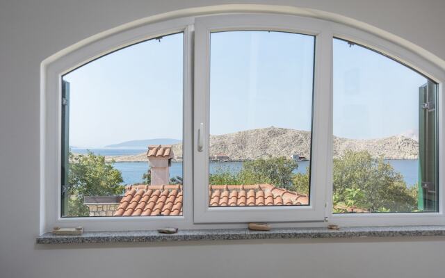 Nice Summer House With sea View, Jacuzzi, Private Garden