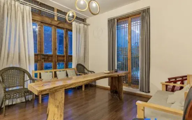 Hailuogou Mountain Autumn Private Homestay