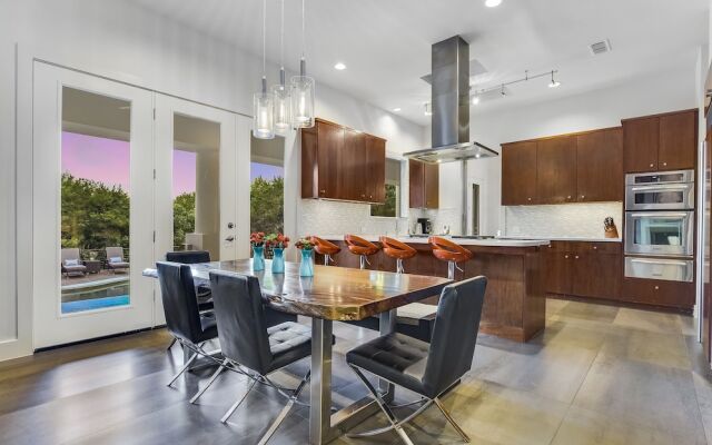 510 Austin - 5 Br Home