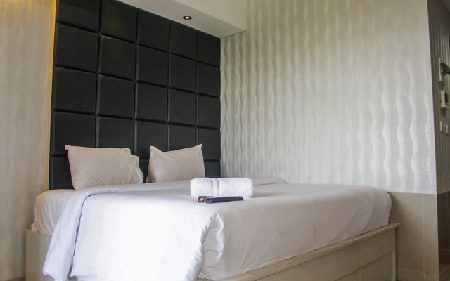 Minimalist Studio Apartment at Atria Residences with Pool View – Guest Rooms – Tangerang