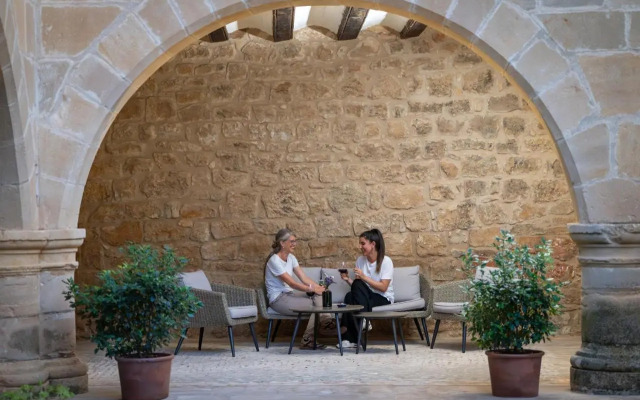 Hospedería Virgen De La Fuente